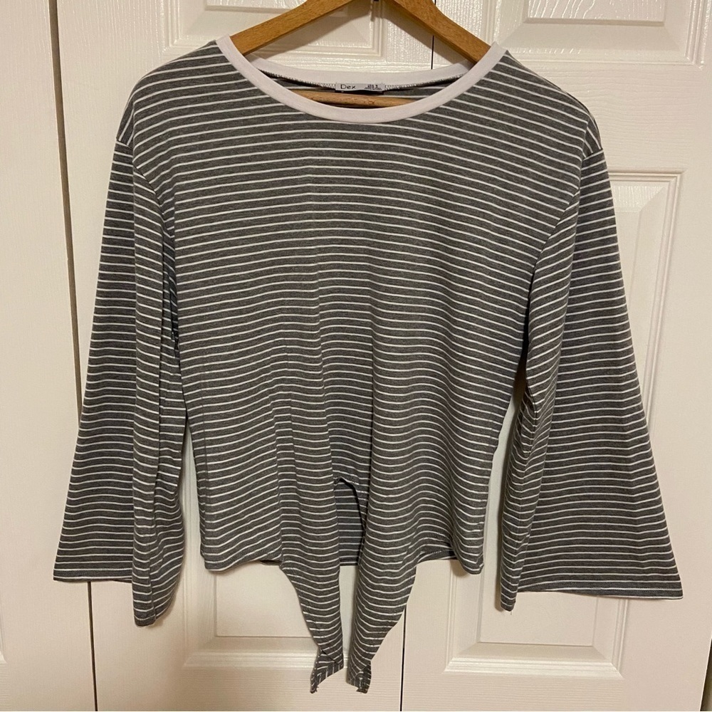 Dex Tie Front Bell Sleeve Grey And White Striped Crop Top Medium - Picture 4 of 15